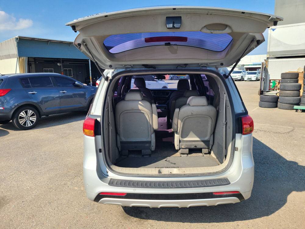 KIA CARNIVAL 2018