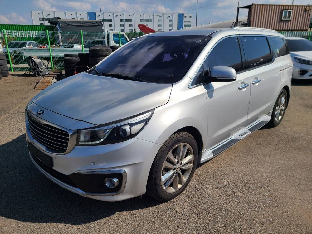 KIA CARNIVAL 2018