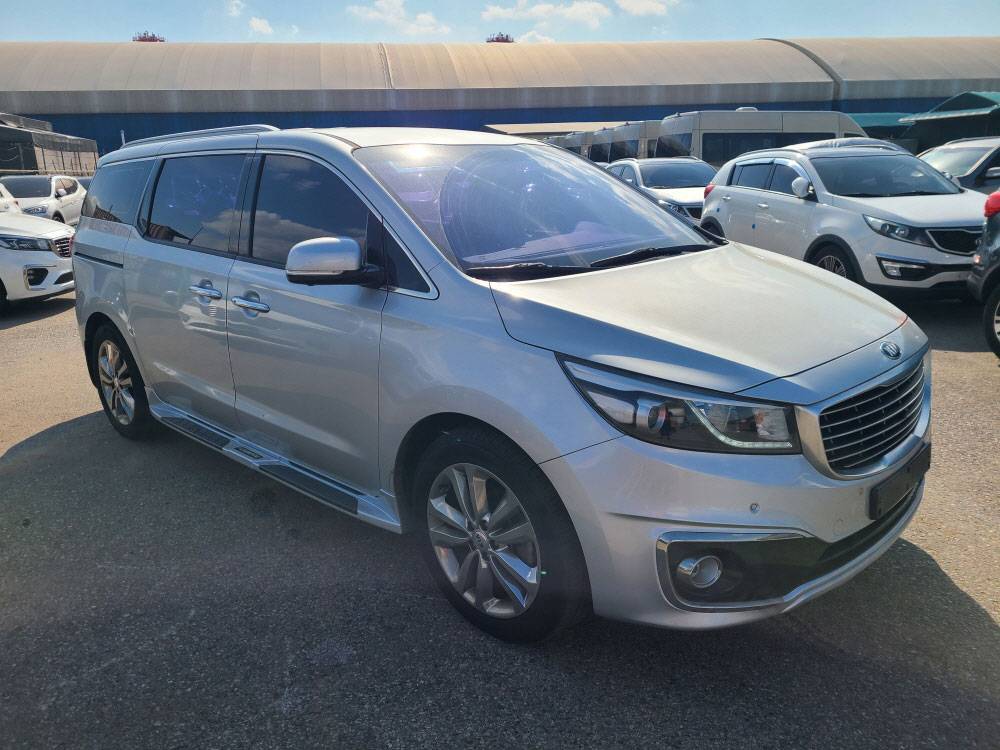 KIA CARNIVAL 2018