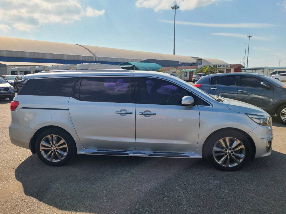 KIA CARNIVAL 2018