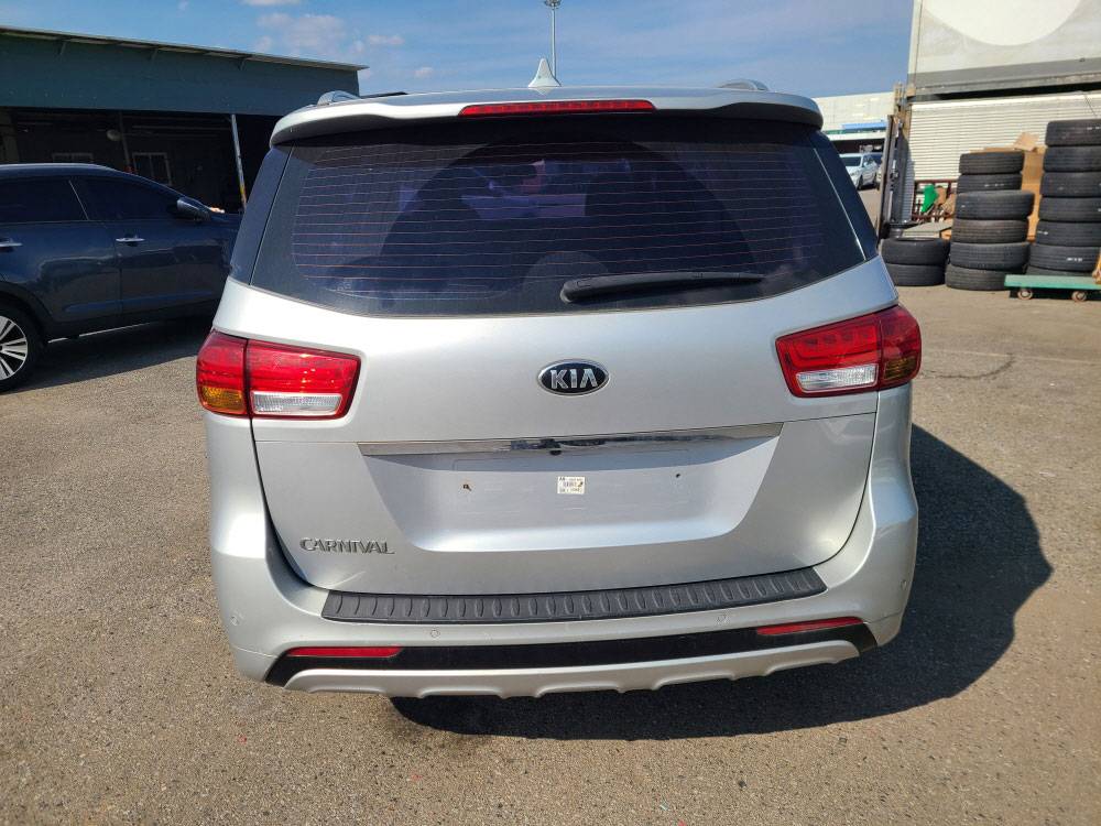 KIA CARNIVAL 2018