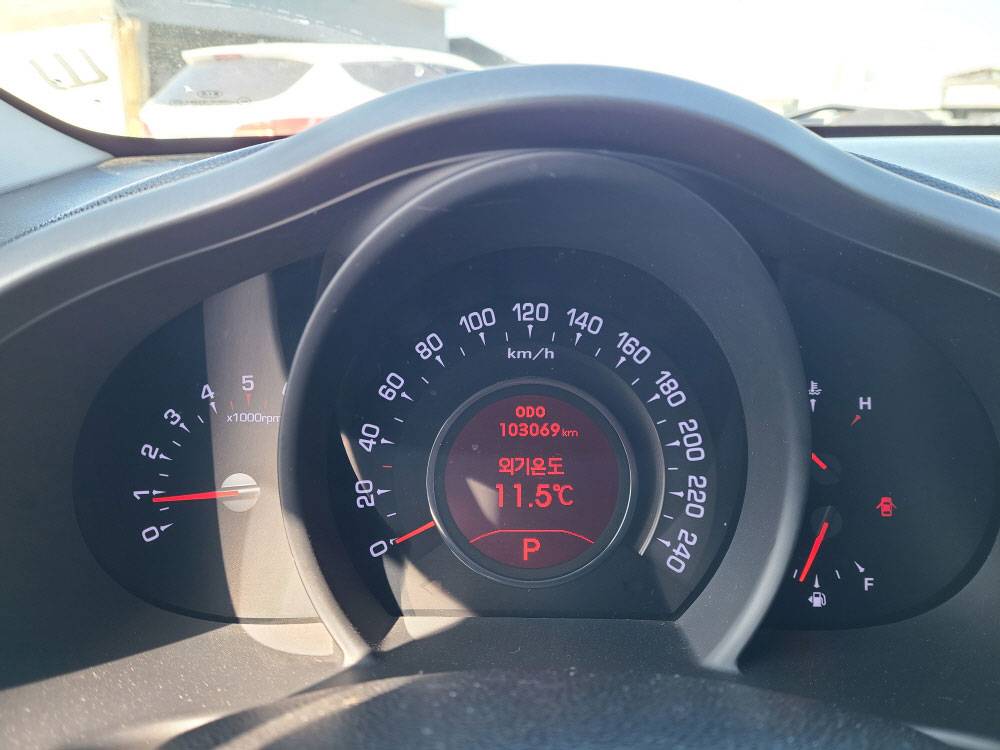 KIA SPORTAGE 2012