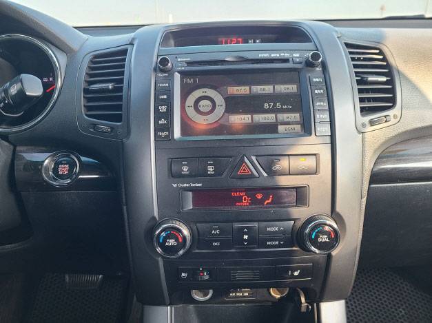 KIA SORENTO 2011