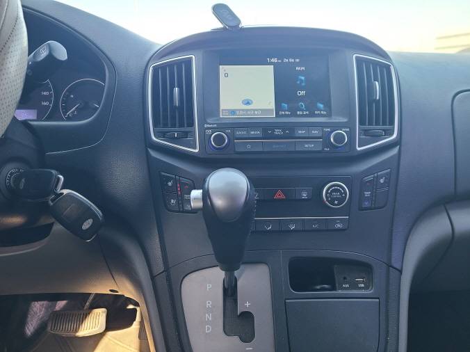 HYUNDAI GRAND STAREX 2019