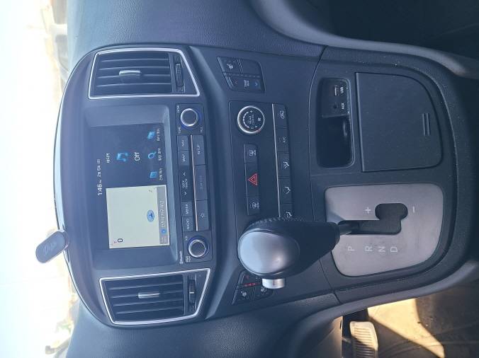 HYUNDAI GRAND STAREX 2019