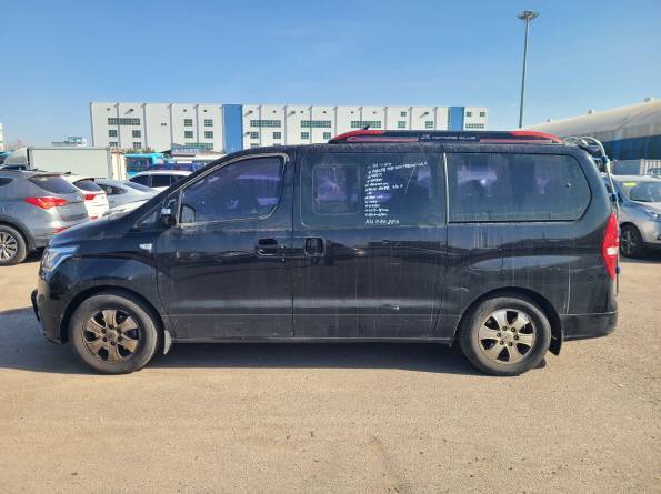 HYUNDAI GRAND STAREX 2019