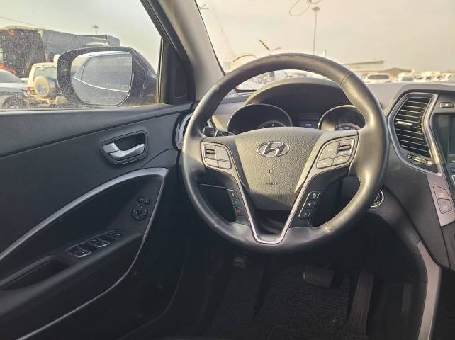 HYUNDAI  SANTAFE 2013